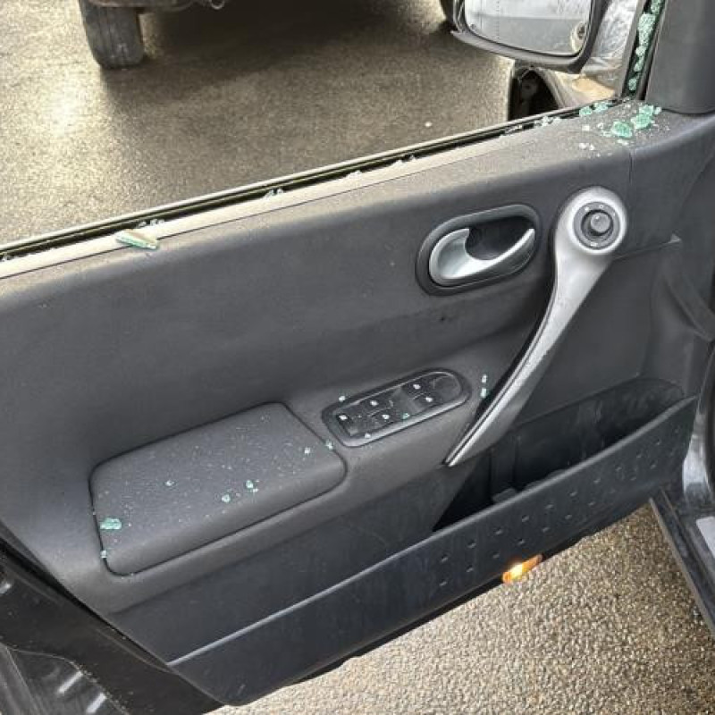 Compteur RENAULT MEGANE 2 Photo n°9