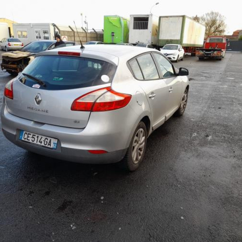 Boitier de prechauffage RENAULT MEGANE 3 Photo n°2