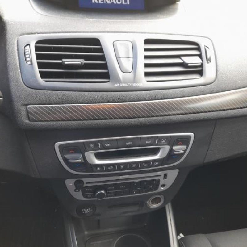 Boitier de prechauffage RENAULT MEGANE 3 Photo n°9