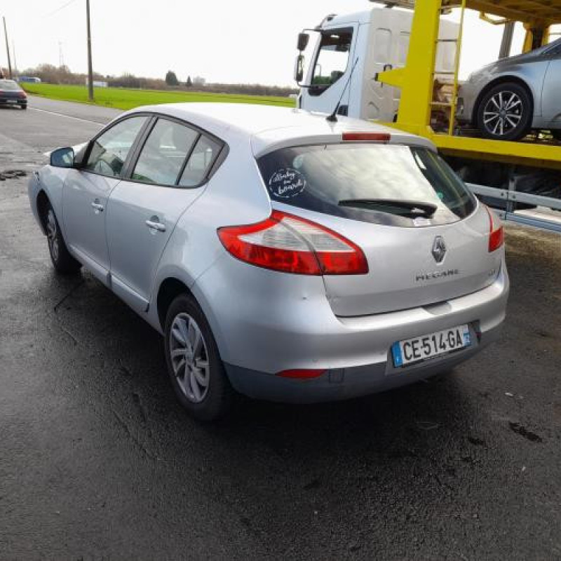 Compresseur clim RENAULT MEGANE 3 Photo n°4