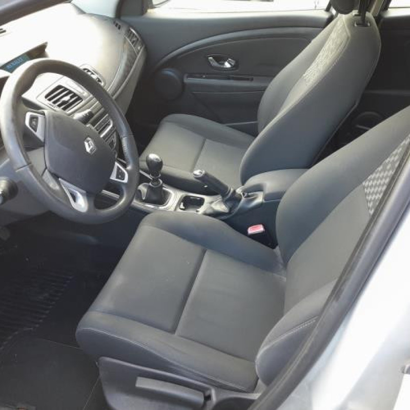 Compresseur clim RENAULT MEGANE 3 Photo n°7