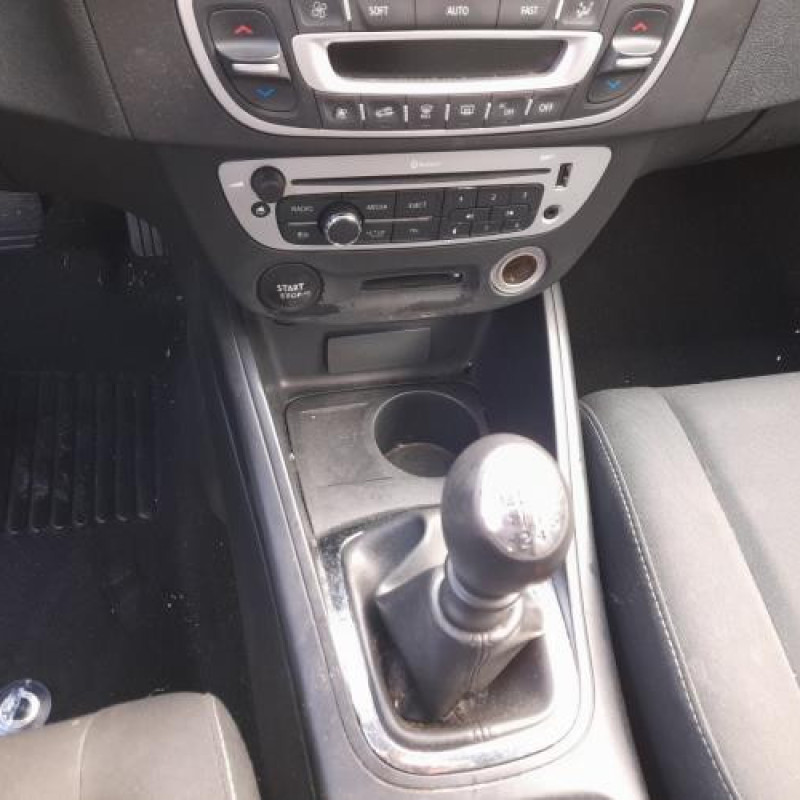 Compresseur clim RENAULT MEGANE 3 Photo n°8