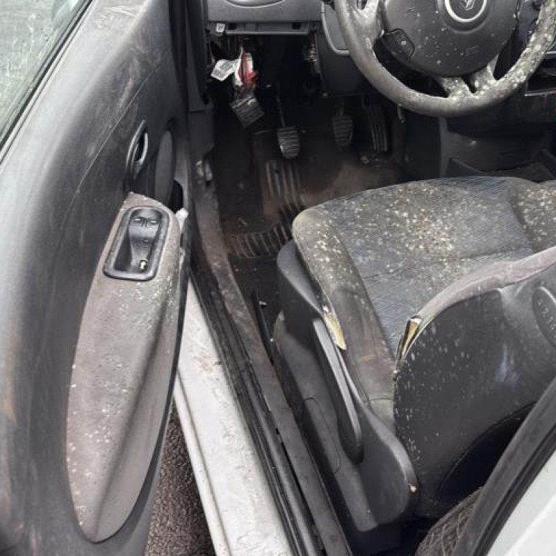 Boitier de prechauffage RENAULT CLIO 3 Photo n°15