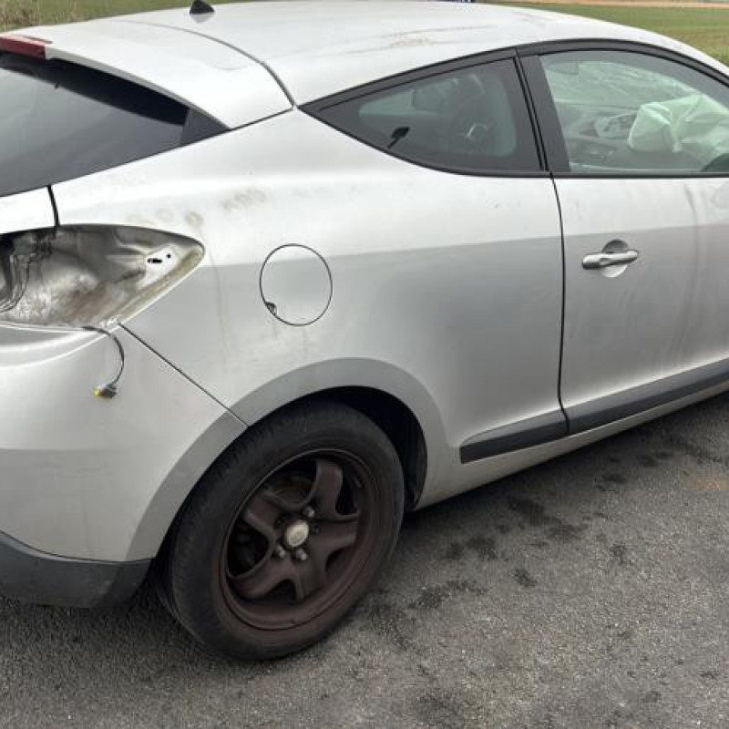 Boitier de prechauffage RENAULT MEGANE 3 Photo n°7