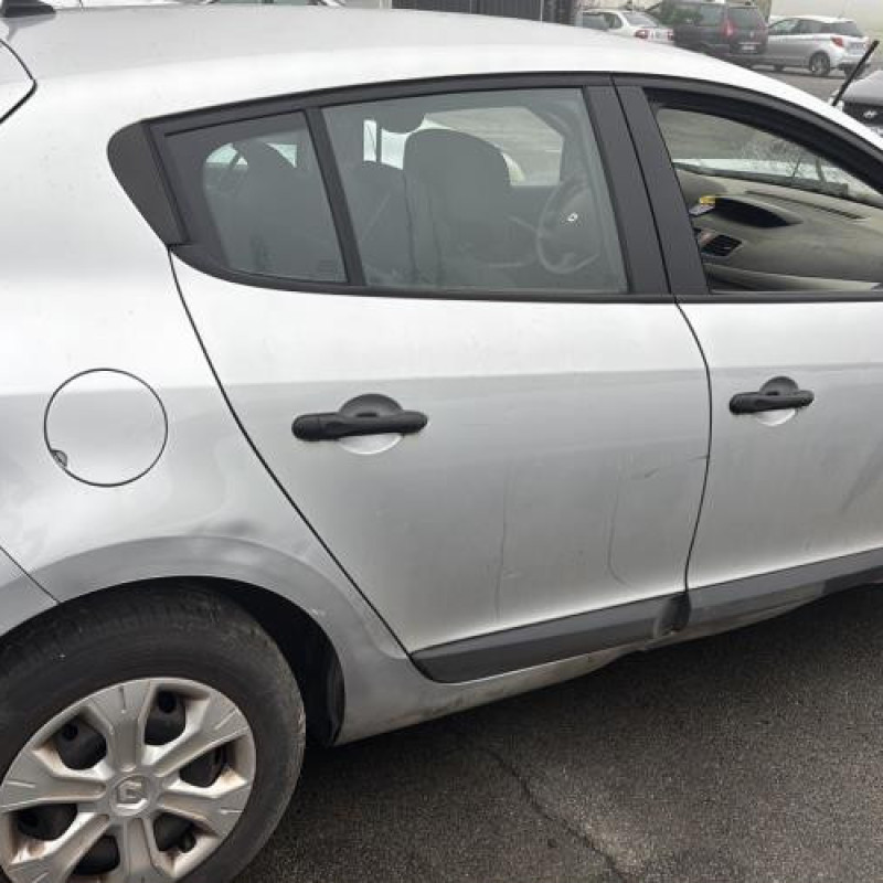 Boitier de prechauffage RENAULT MEGANE 3 Photo n°7