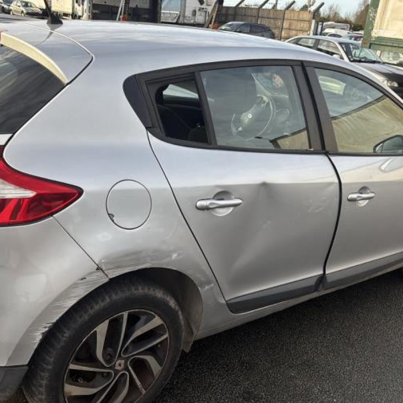 Boitier de prechauffage RENAULT MEGANE 3 Photo n°7