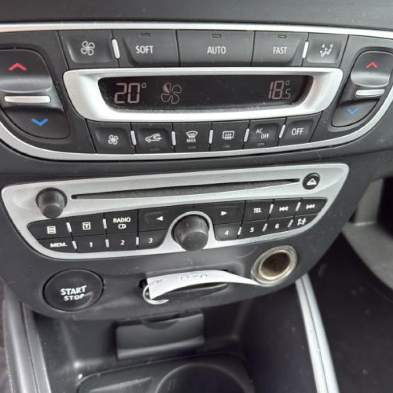 Boitier de prechauffage RENAULT MEGANE 3 Photo n°17