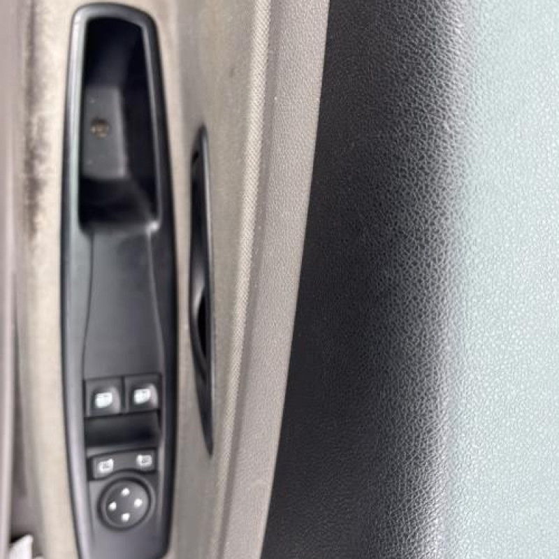 Interrupteur de leve vitre avant gauche RENAULT MEGANE 3 Photo n°10