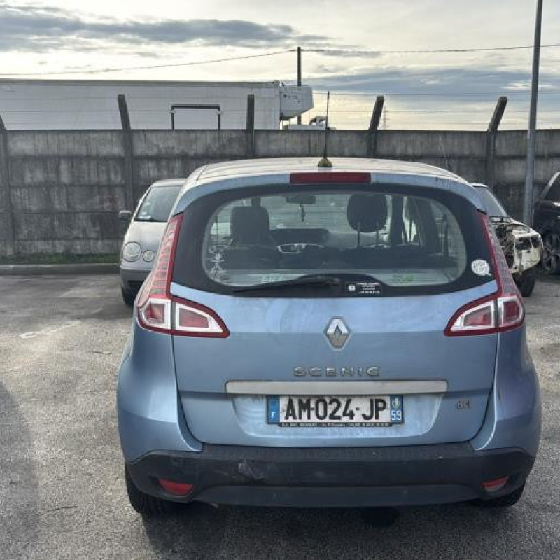 Feu arriere stop central RENAULT SCENIC 3 Photo n°7