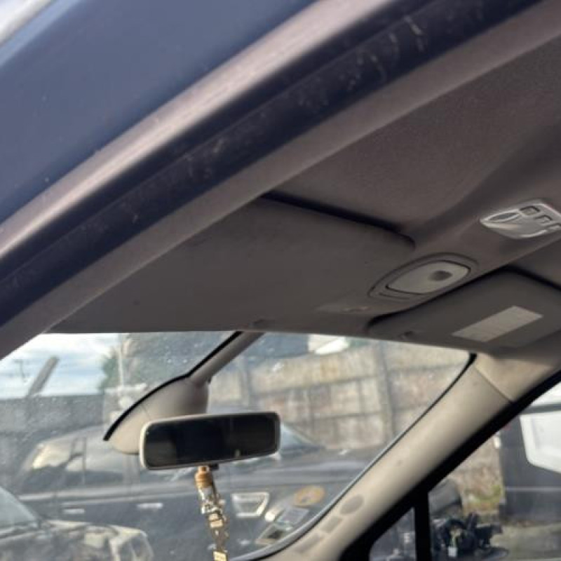 Feu arriere stop central RENAULT SCENIC 3 Photo n°15