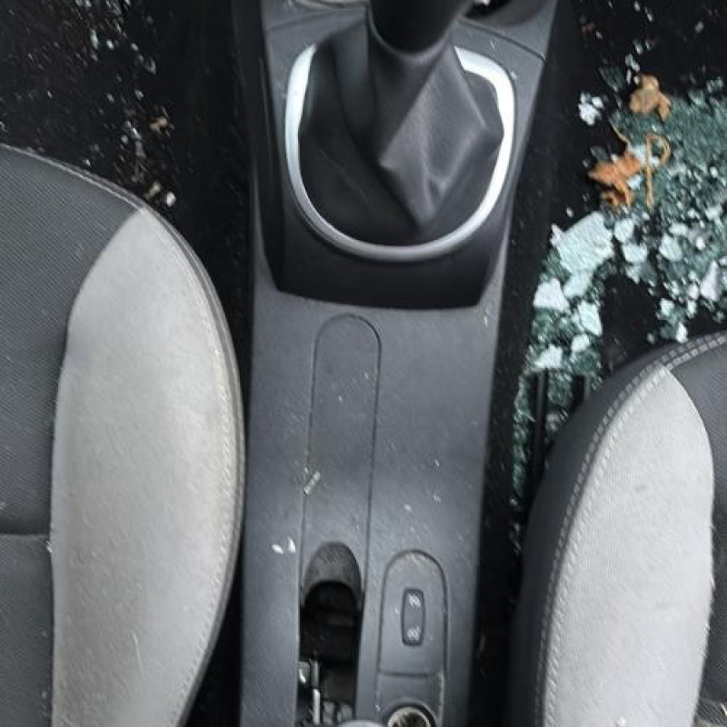 Boitier de prechauffage RENAULT CLIO 3 Photo n°17