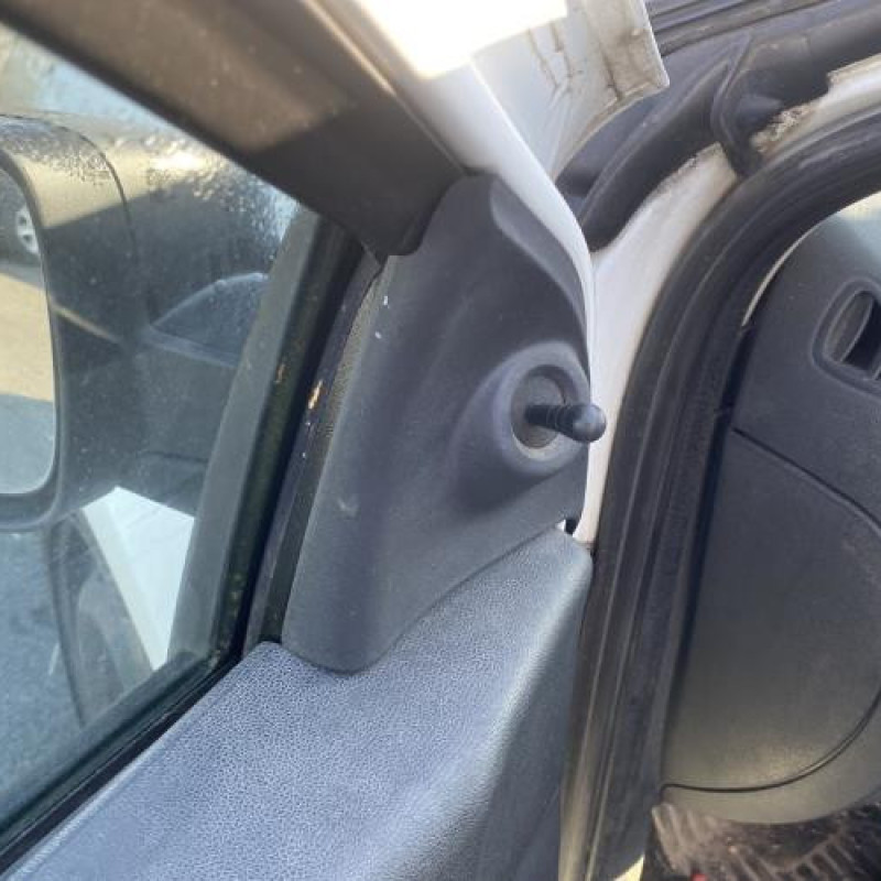 Boitier de prechauffage RENAULT CLIO 3 Photo n°10