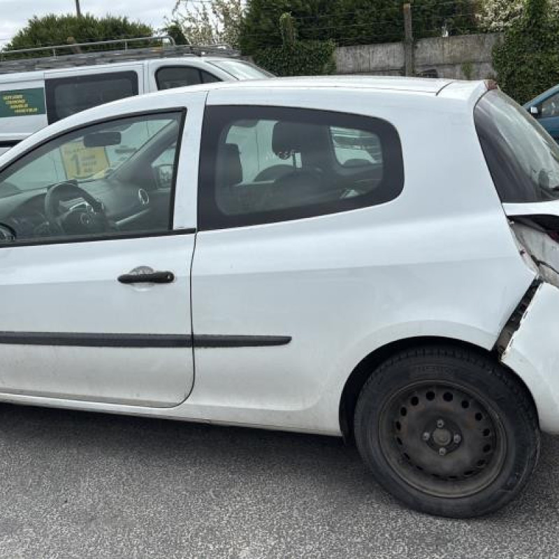 Boitier de prechauffage RENAULT CLIO 3 Photo n°7