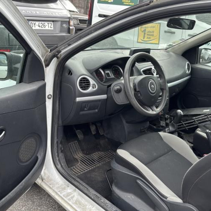 Boitier de prechauffage RENAULT CLIO 3 Photo n°10