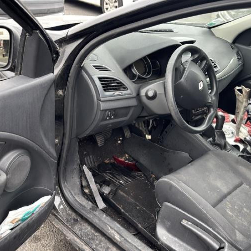 Compresseur clim RENAULT MEGANE 3 Photo n°9