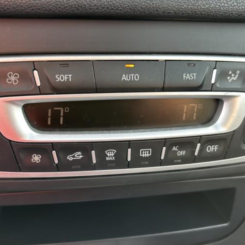 Boitier de prechauffage RENAULT MEGANE 3 Photo n°17