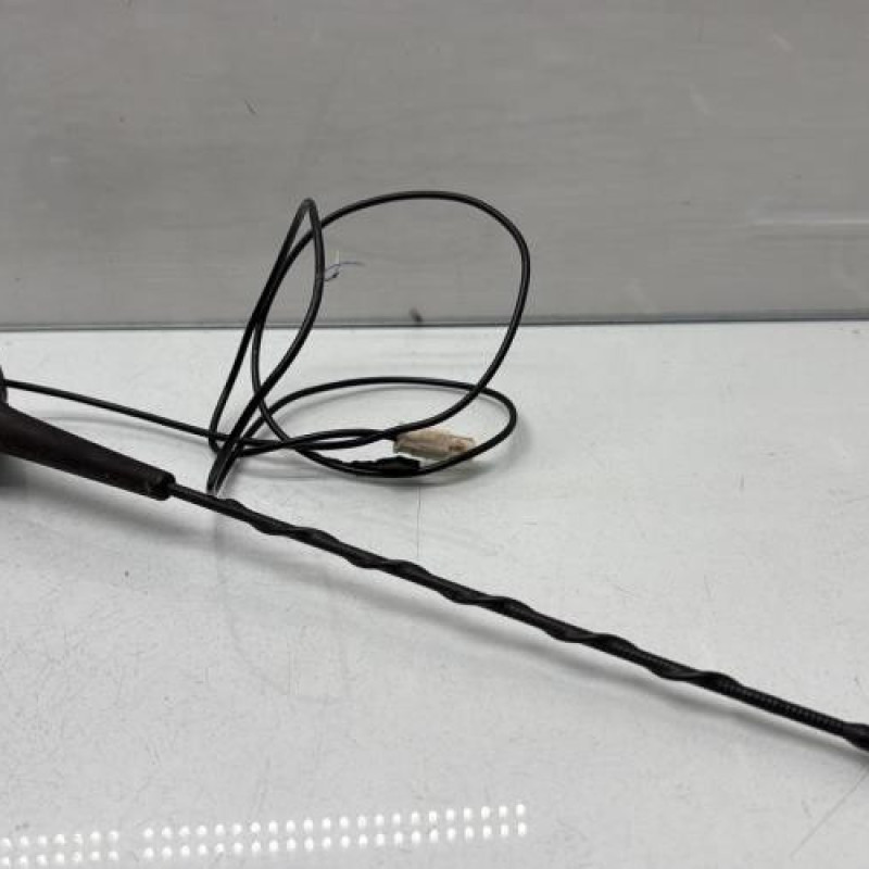 Antenne RENAULT TWINGO 3 Photo n°1