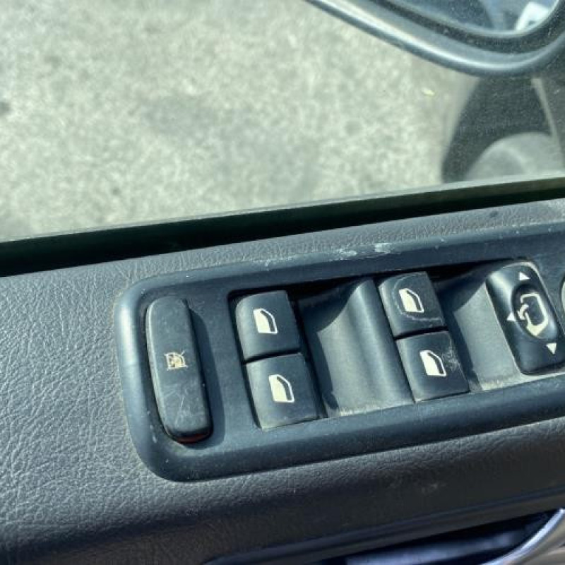 Porte avant droit PEUGEOT 807 Photo n°19