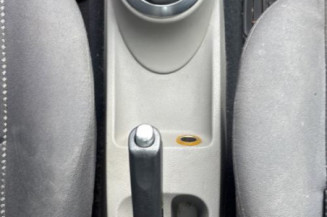 Attache ceinture avant droit RENAULT MODUS