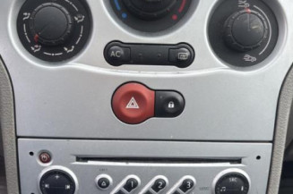 Attache ceinture avant droit RENAULT MODUS