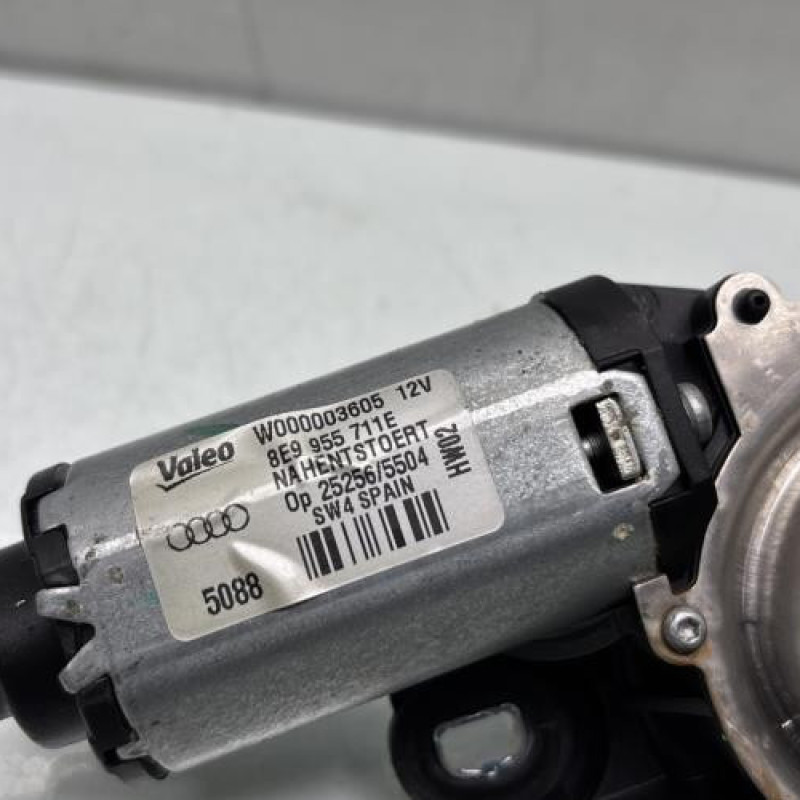Moteur essuie glace arriere AUDI A4 2 Photo n°3