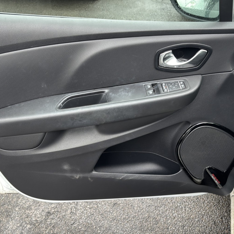 RENAULT CLIO 4 PHASE 2 0.9i - 12V TURBO TCE 90 Photo n°14