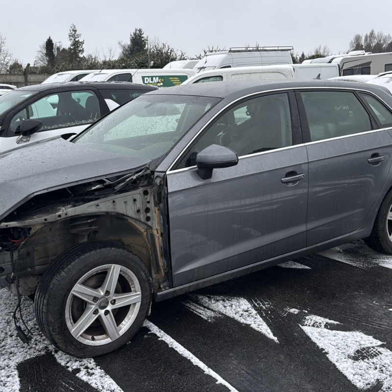 AUDI A3 3 SPORTBACK PHASE 2 1.6 TDI - 16V TURBO Photo n°3