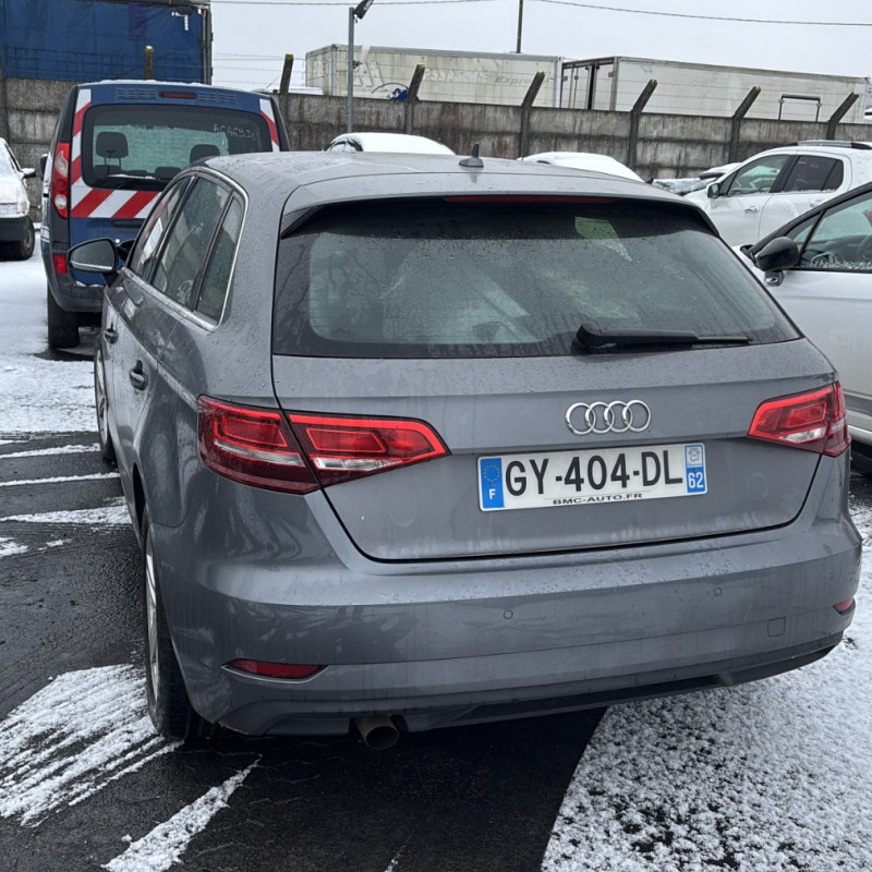 AUDI A3 3 SPORTBACK PHASE 2 1.6 TDI - 16V TURBO Photo n°4