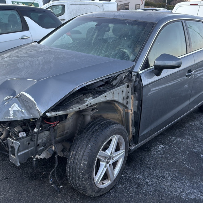 AUDI A3 3 SPORTBACK PHASE 2 1.6 TDI - 16V TURBO Photo n°12