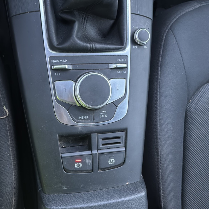 AUDI A3 3 SPORTBACK PHASE 2 1.6 TDI - 16V TURBO Photo n°28