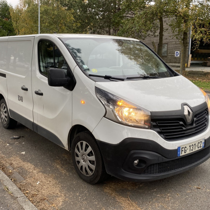 RENAULT TRAFIC 3 COURT PHASE 1 1.6 DCI - 16V TURBO Photo n°2