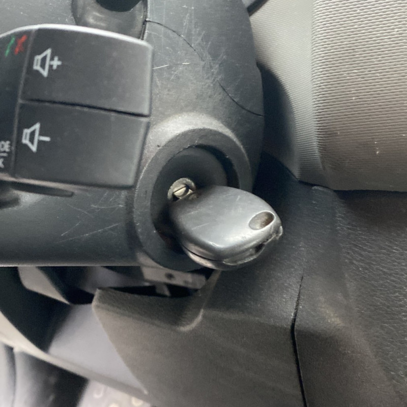 RENAULT TRAFIC 3 COURT PHASE 1 1.6 DCI - 16V TURBO Photo n°10