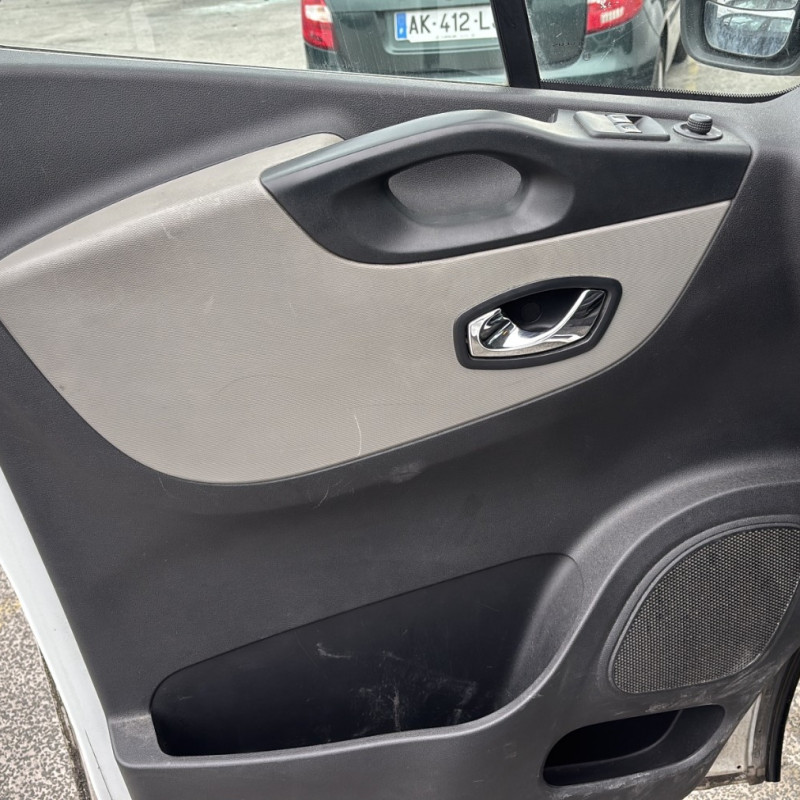 RENAULT TRAFIC 3 COURT PHASE 1 1.6 DCI - 16V TURBO Photo n°20