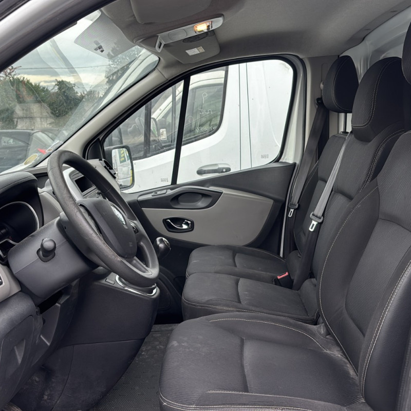 RENAULT TRAFIC 3 COURT PHASE 1 1.6 DCI - 16V TURBO Photo n°22