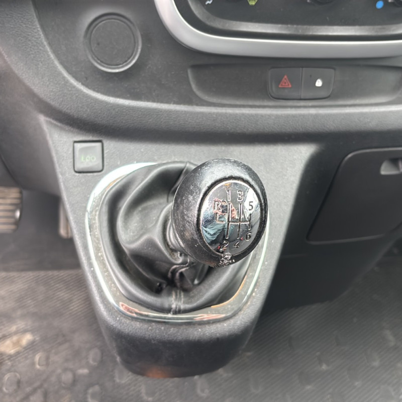 RENAULT TRAFIC 3 COURT PHASE 1 1.6 DCI - 16V TURBO Photo n°29