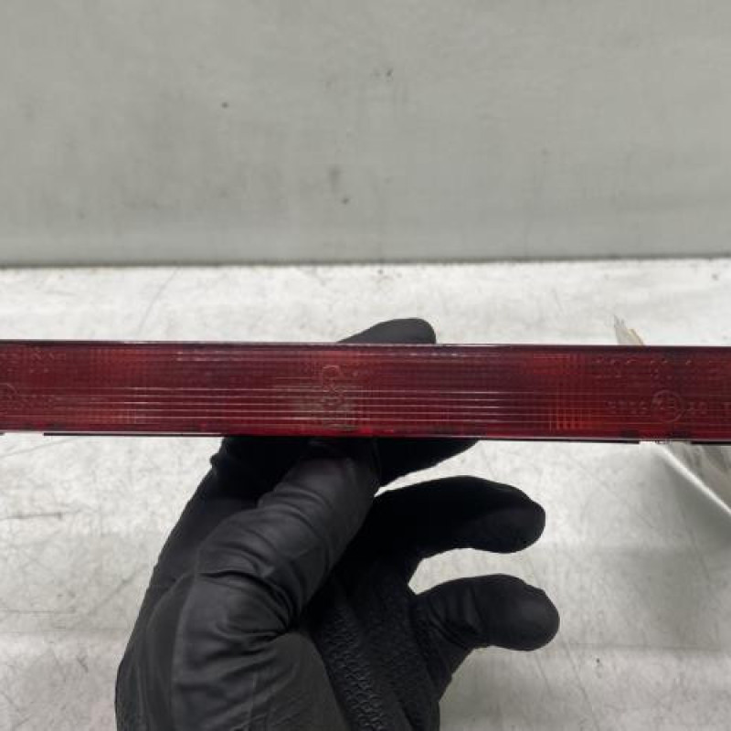 Feu arriere stop central PEUGEOT 106 Photo n°1