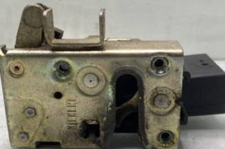 Serrure arriere droit PEUGEOT 106