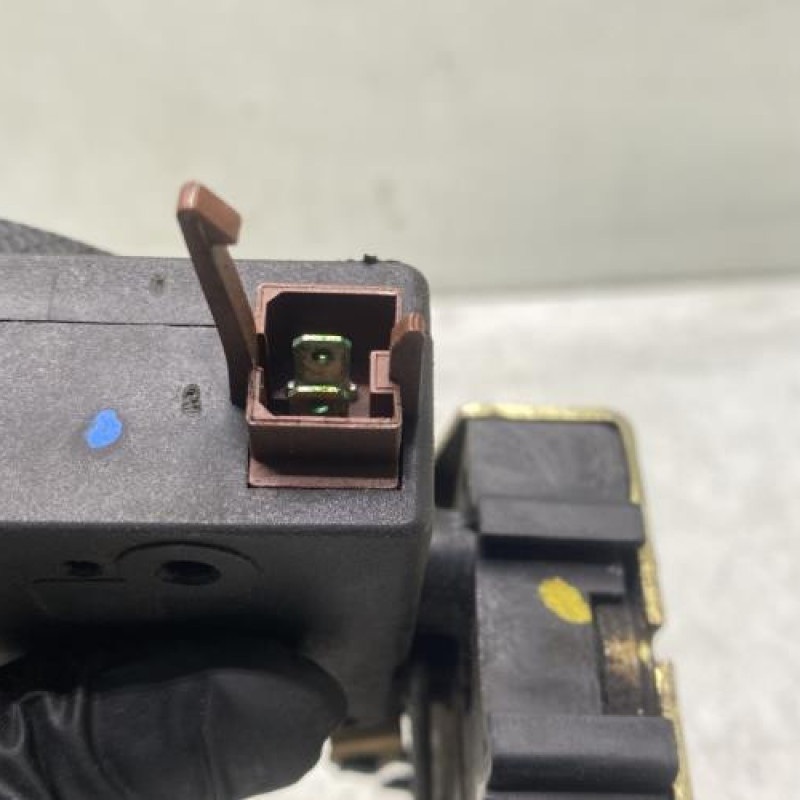 Serrure arriere droit PEUGEOT 106 Photo n°4