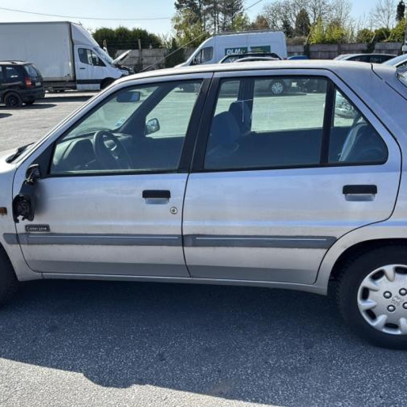 Serrure arriere droit PEUGEOT 106 Photo n°10