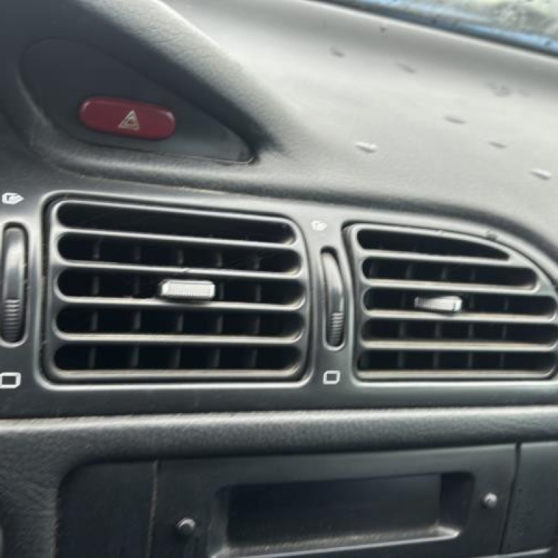 Boitier air bag PEUGEOT 406 Photo n°20