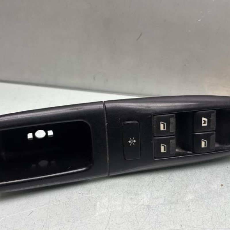 Interrupteur de leve vitre avant gauche PEUGEOT 406 Photo n°1