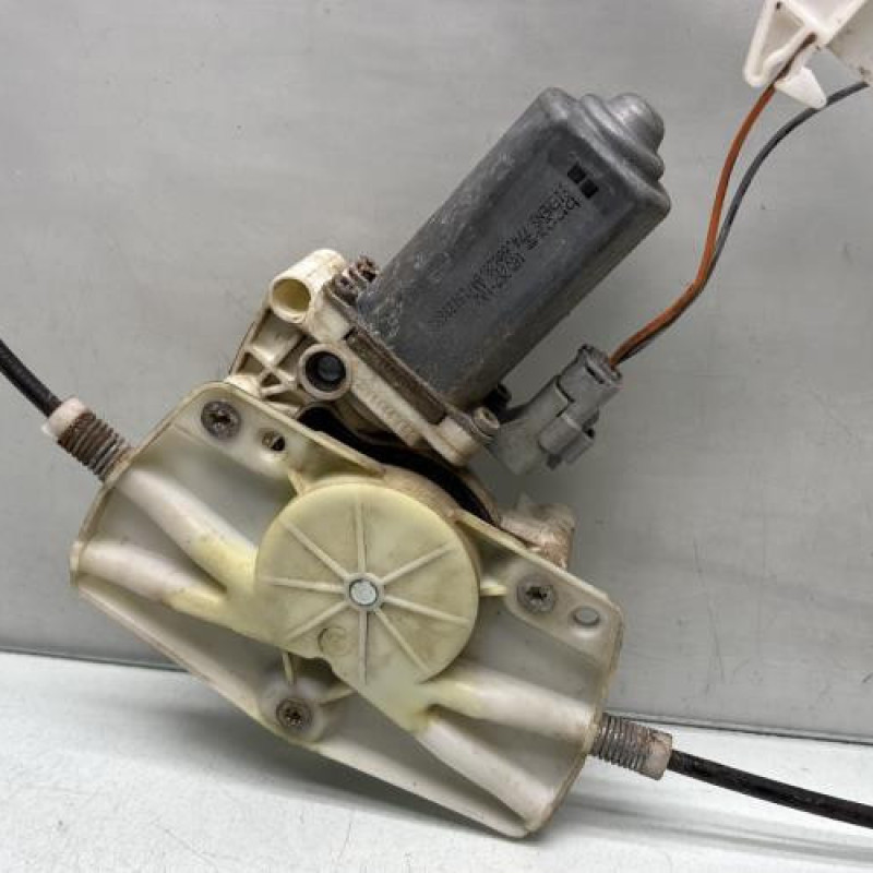 Leve vitre electrique avant droit PEUGEOT 406 Photo n°3