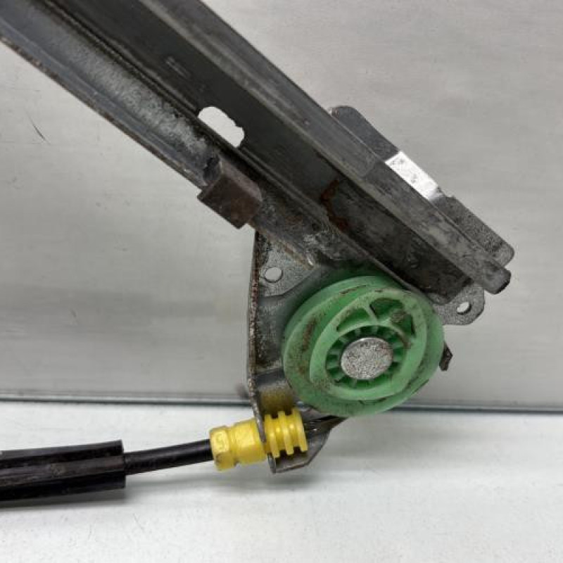 Leve vitre electrique avant droit PEUGEOT 406 Photo n°4