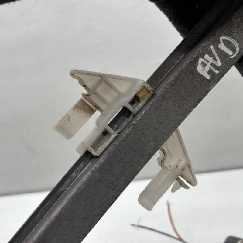 Leve vitre electrique avant droit PEUGEOT 406 Photo n°6