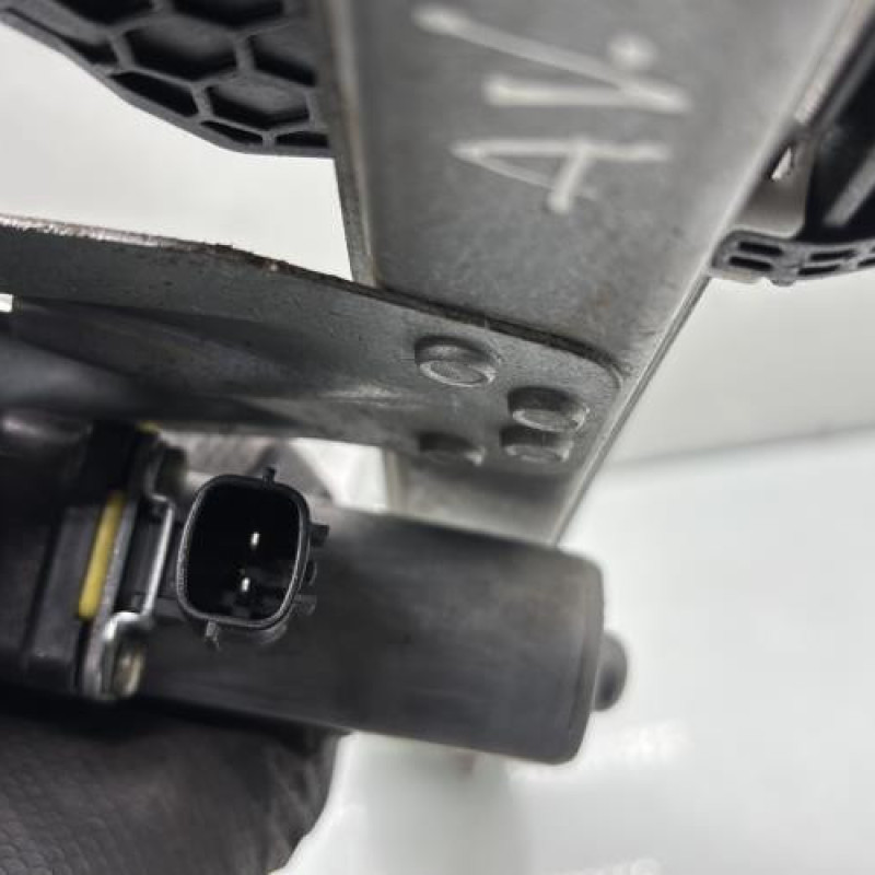 Leve vitre electrique avant gauche DACIA SANDERO 2 Photo n°3