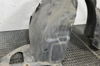 Pare boue avant droit PEUGEOT 208 1