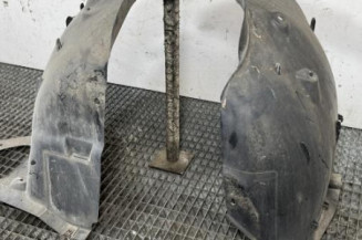 Pare boue avant droit PEUGEOT 208 1