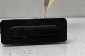 Bouton de coffre PEUGEOT 3008 1 Photo n°1