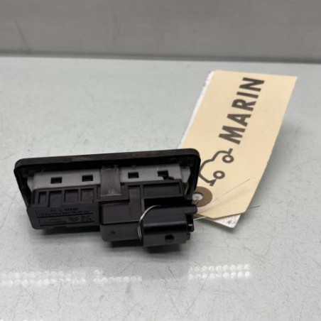 Bouton de coffre PEUGEOT 3008 1