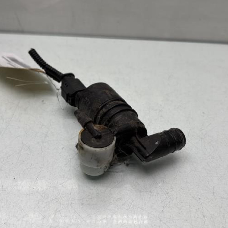 Pompe lave glace avant PEUGEOT 3008 1 Photo n°1